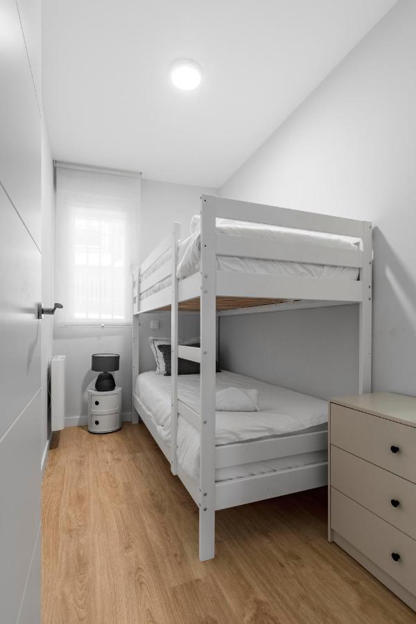 מדריד Cozy 2 Bedroom Apartment With Patio מראה חיצוני תמונה